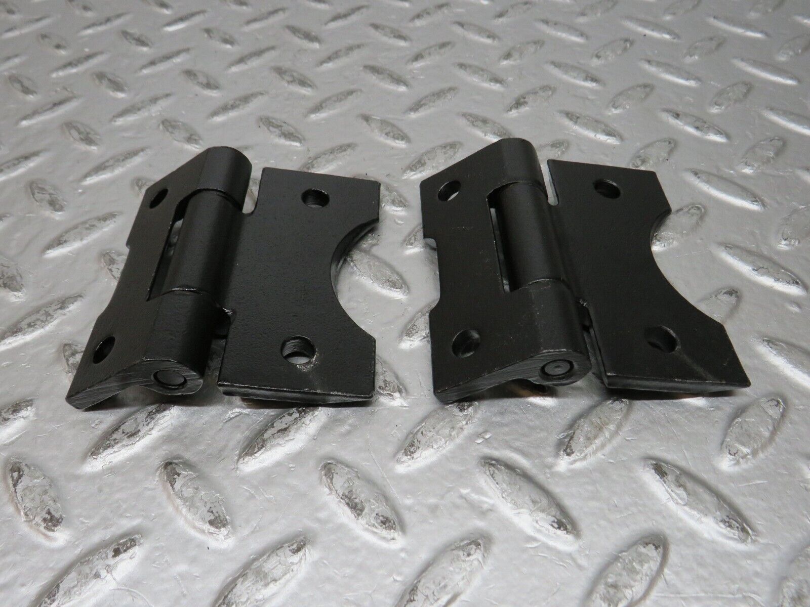 32148 Mercedes-Benz W123 230E Door Hinge Pair 1237200037