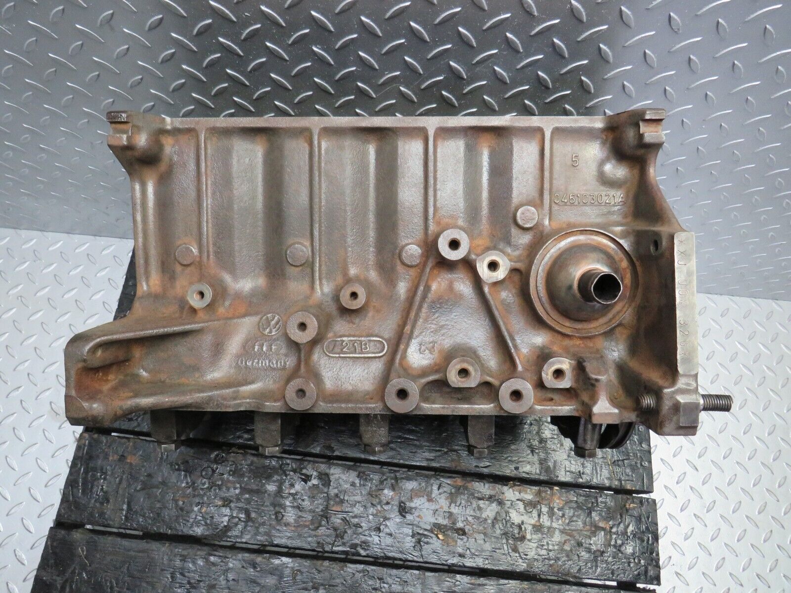 30192 Porsche 924 Engine Block 046103021