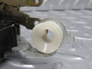 32453 Mercedes-Benz S124 300TE Wagon Front Left Door Lock Mechanism