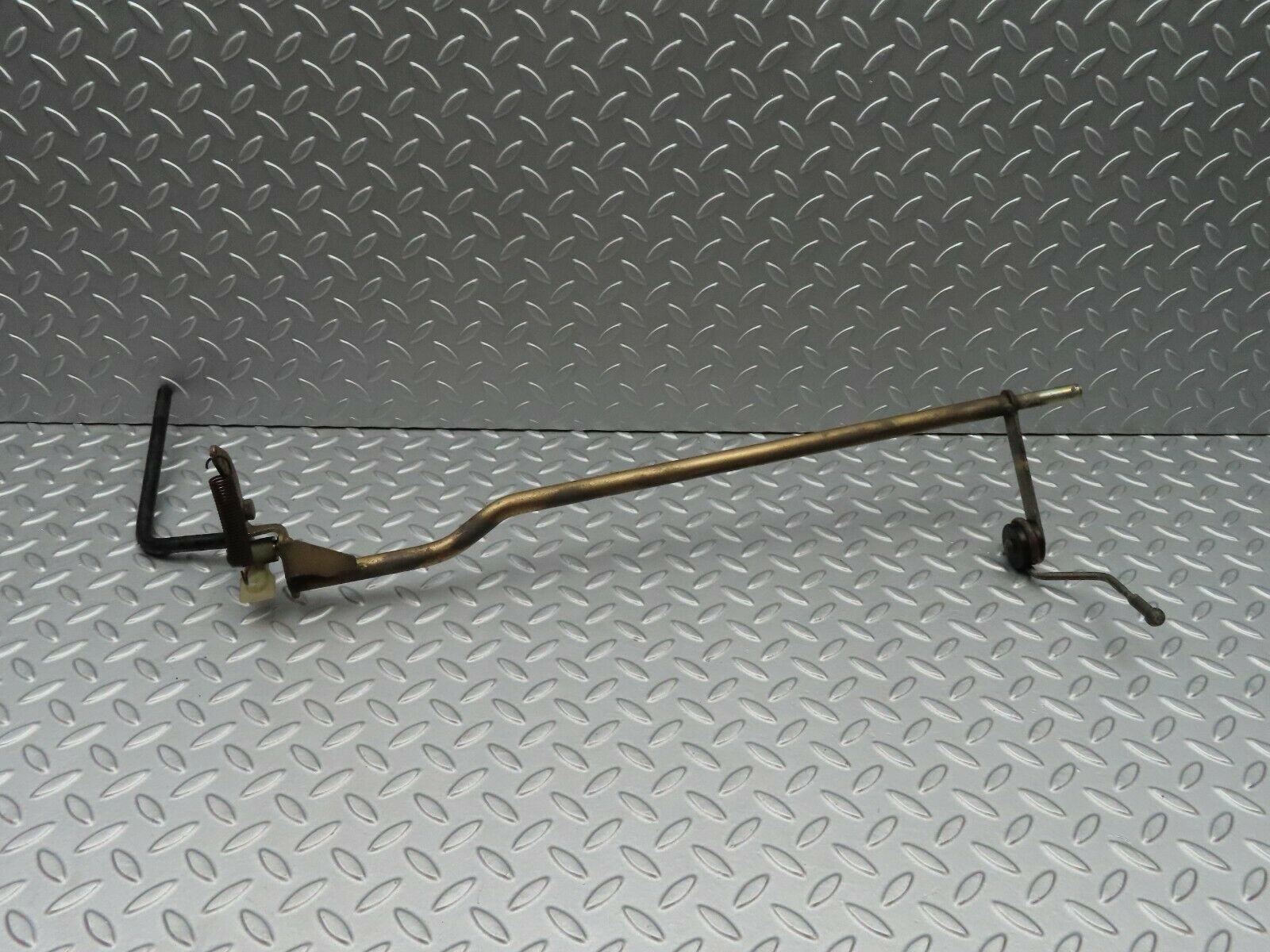 5074 Mercedes-Benz R107 350SL Coupe Accelerator Pedal Linkage