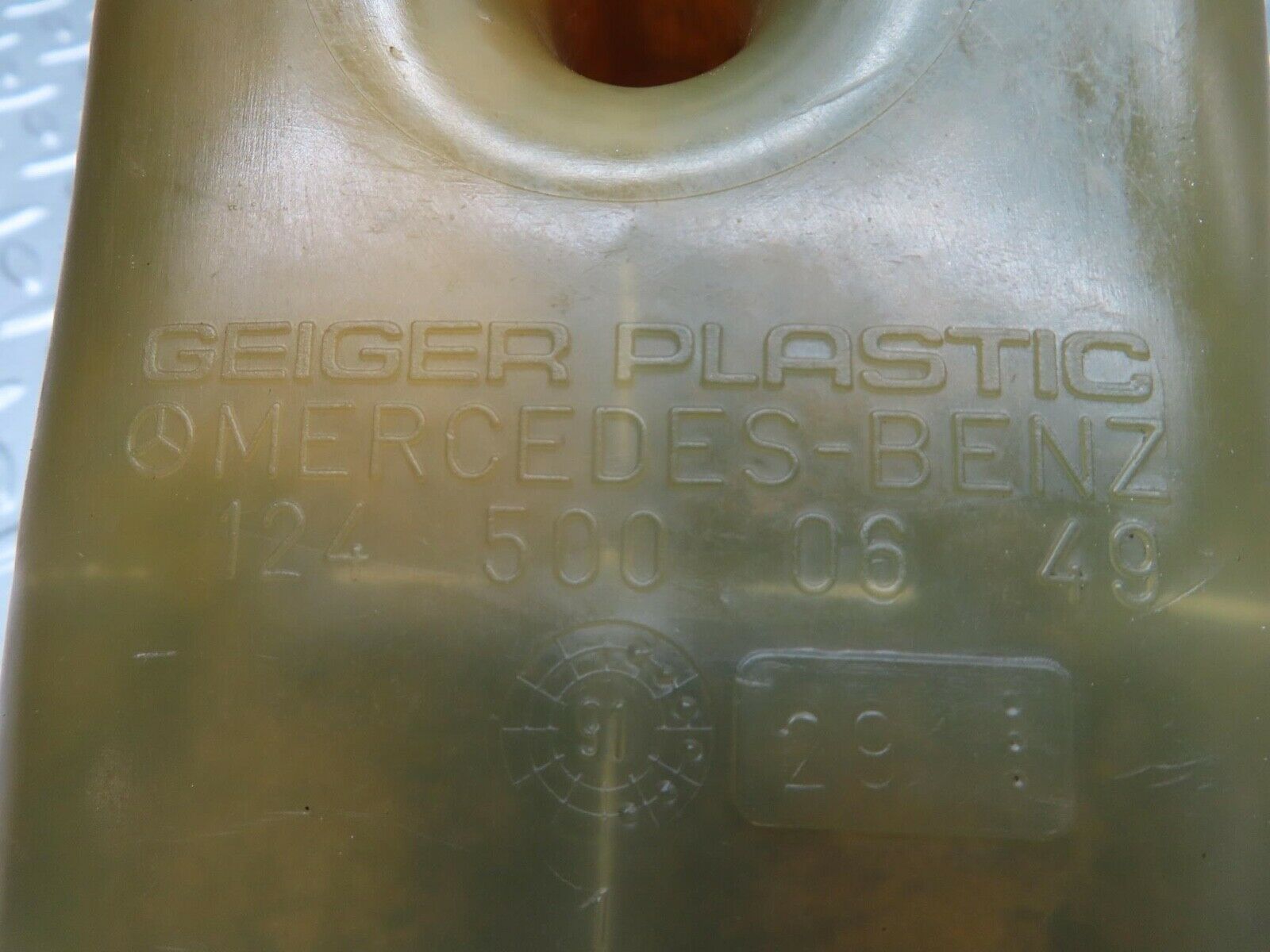 14812 Mercedes-Benz W116 350SE Coolant Tank Reservoir 1245000649