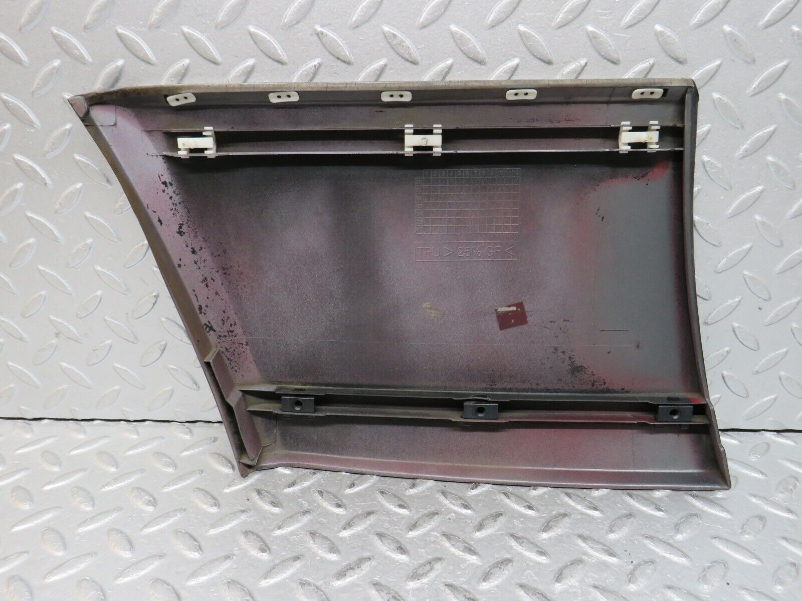 37831 Mercedes-Benz A124 320E Cabriolet Front Right Fender Wing Moulding Trim 1246903640