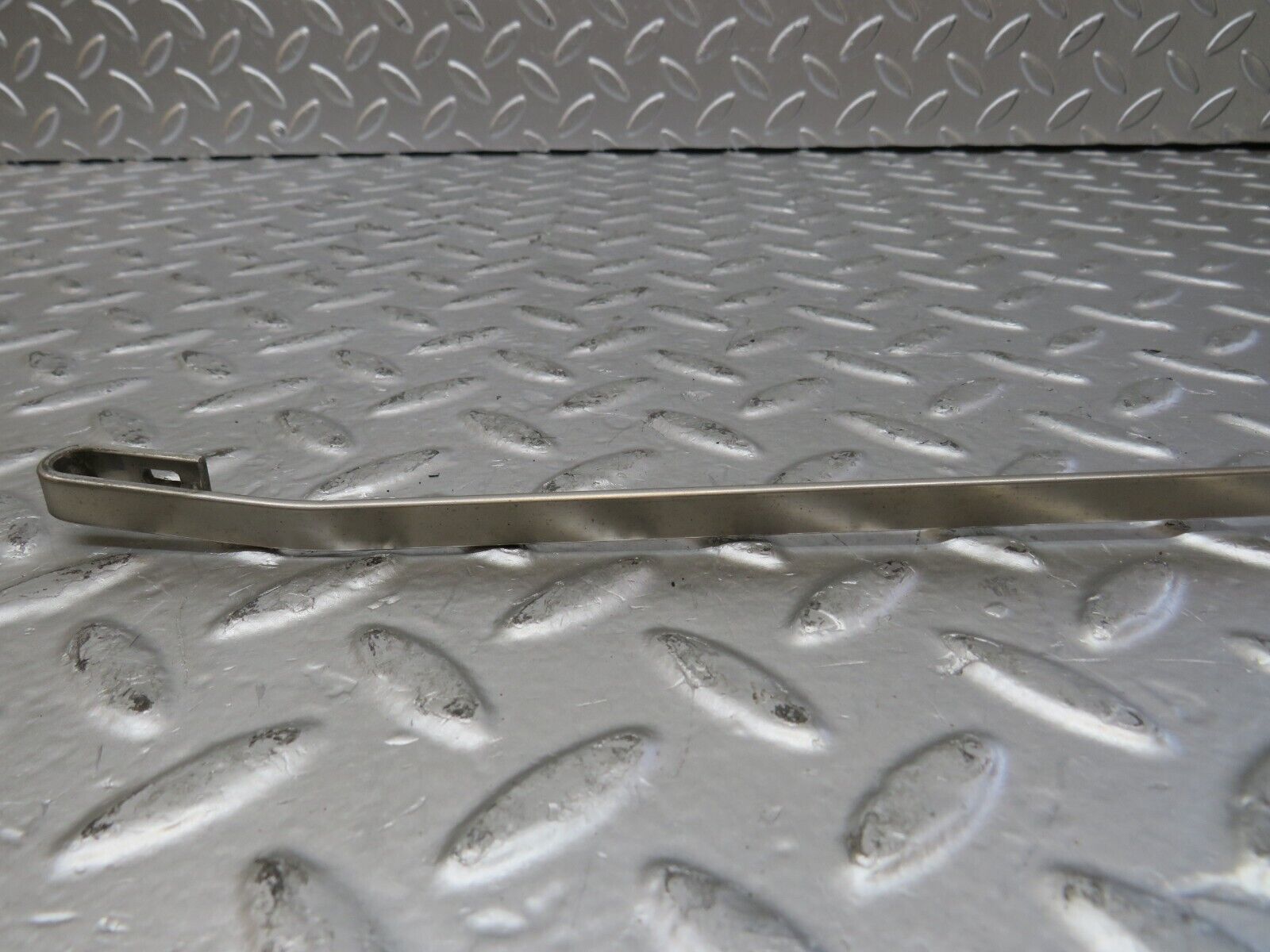 26272 Mercedes-Benz W116 450SE Wiper Arm Bosch Right Side