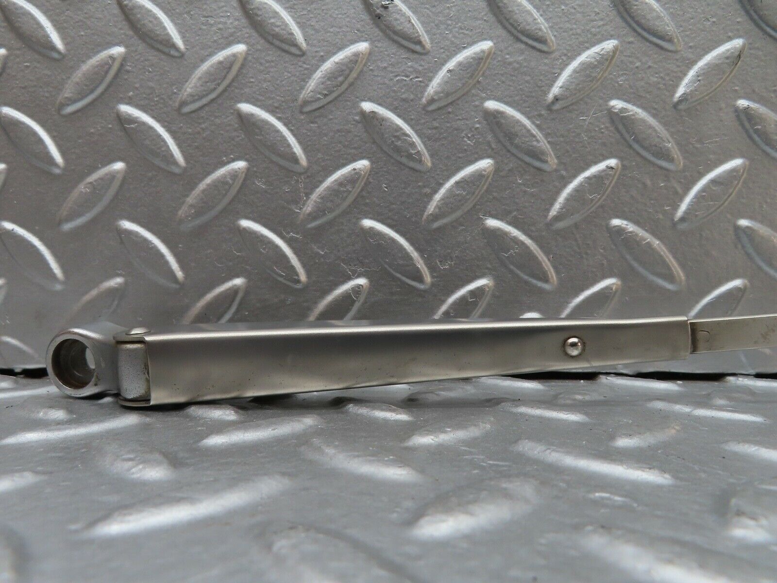 20847 Mercedes-Benz W114 250CE Coupe Wiper Arm Right Side