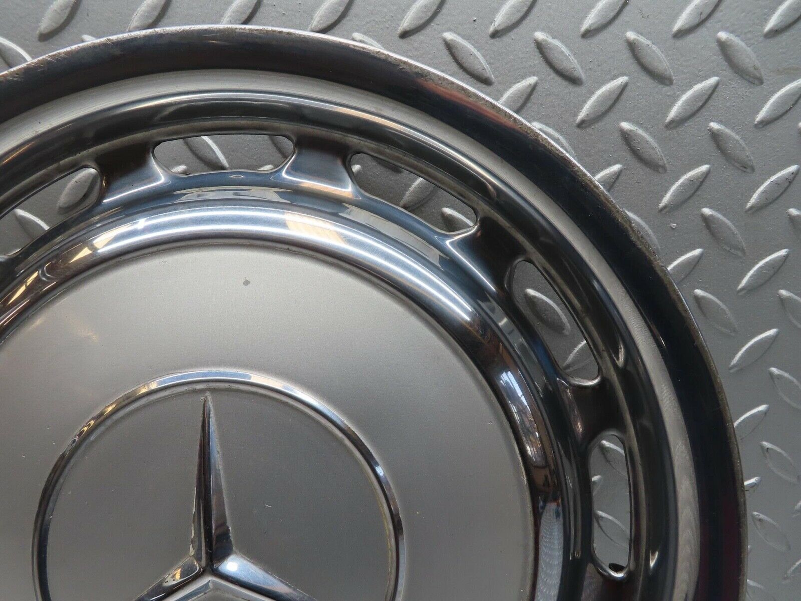 12403 Mercedes-Benz W108 280SE 3.5 Vintage Wheel Trim Hub Cap 14