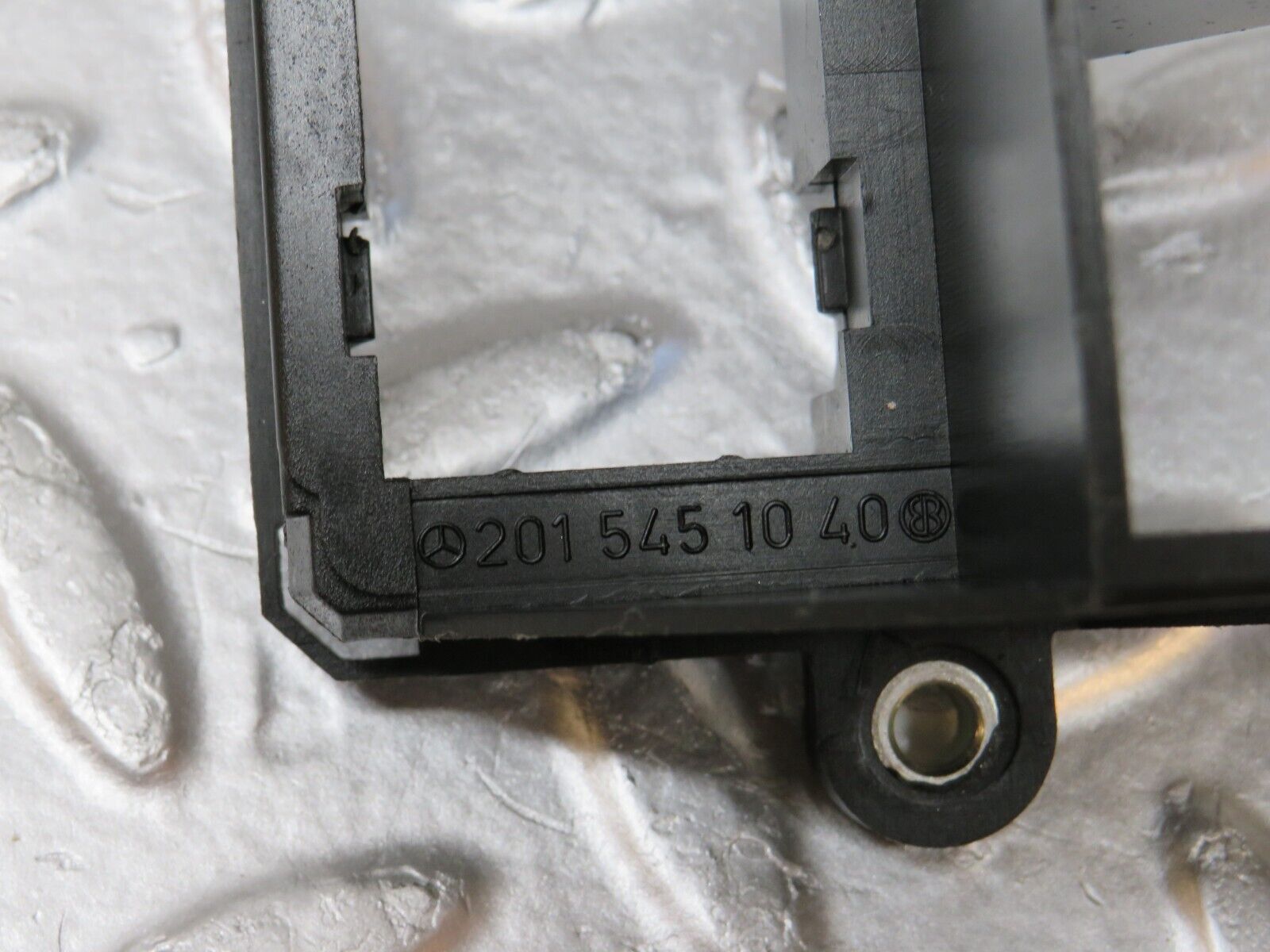 30641 Mercedes-Benz W201 190E 2.0L Relay Box Cover 2015450103 2015451040