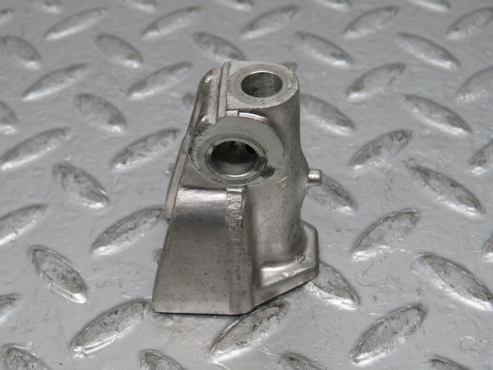 0276 Mercedes-Benz W123 220D Rocker Arm Support 6150550110