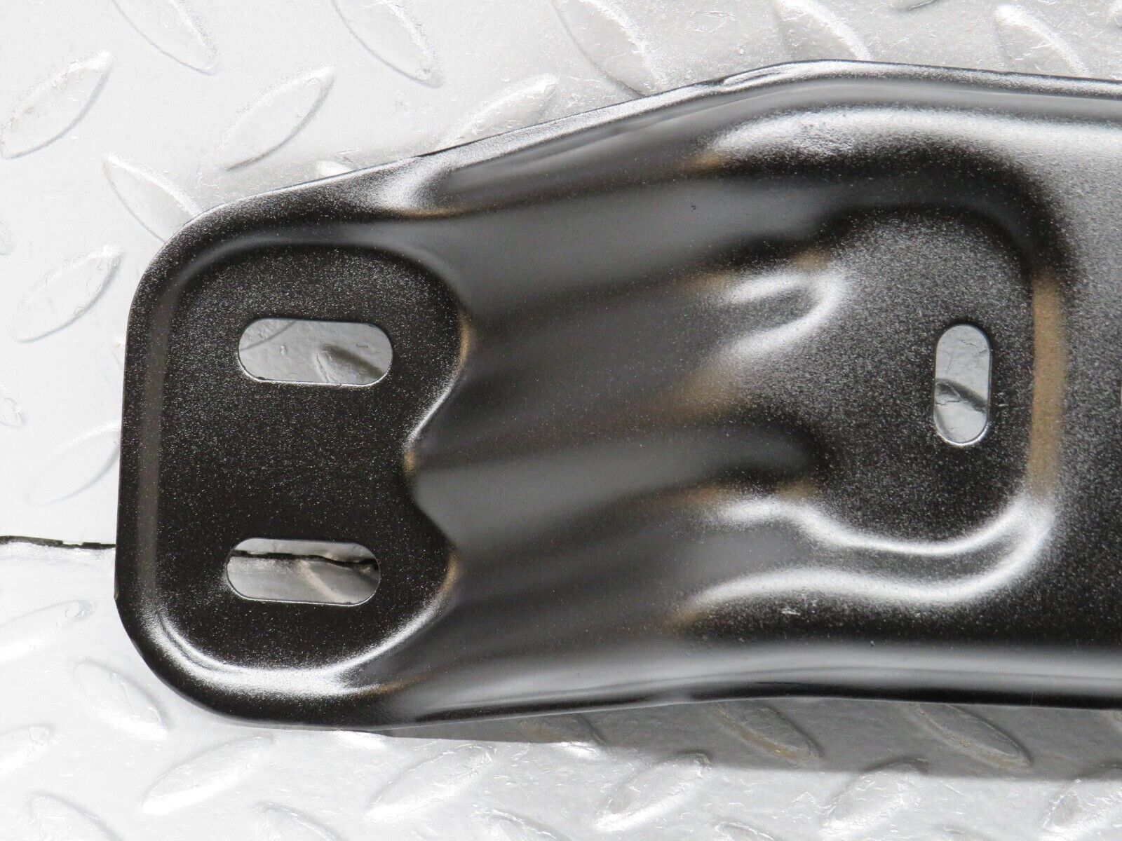 38005 Mercedes-Benz A124 320E Cabriolet Gearbox Mount Bracket