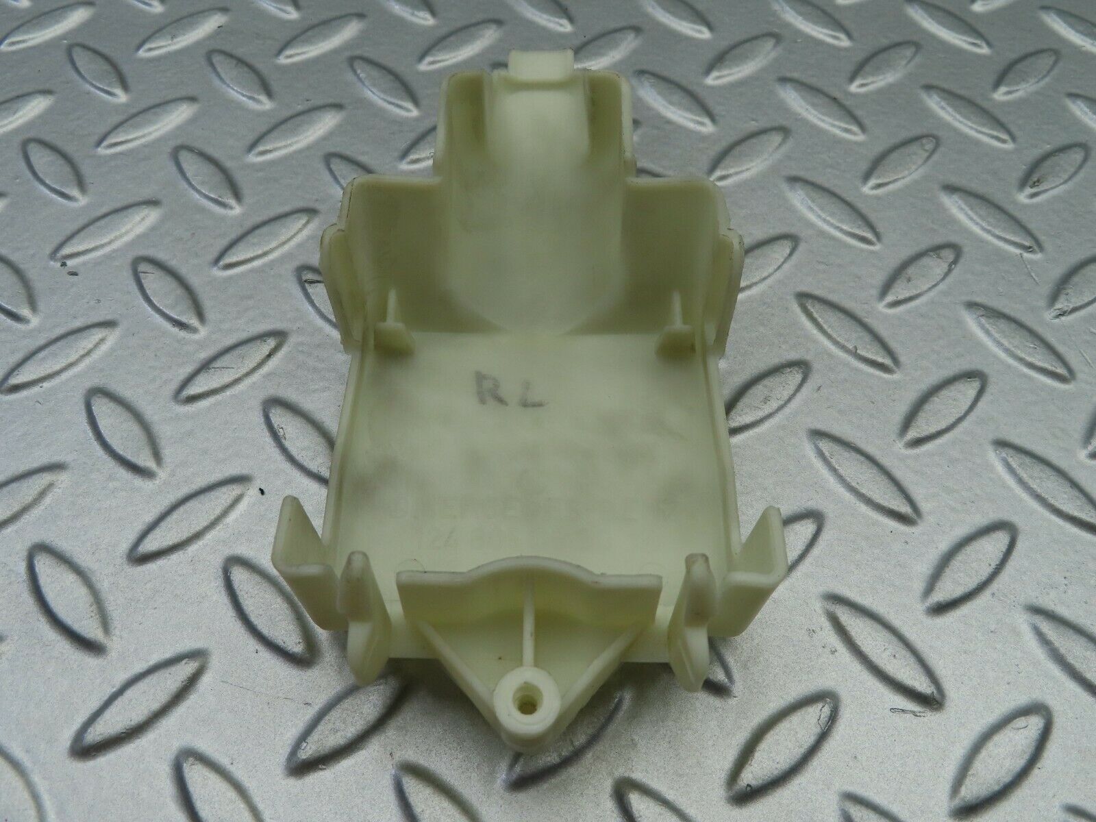 6578 Mercedes-Benz S124 E220 Wagon Rear Door Lock Vacuum Actuator Cover