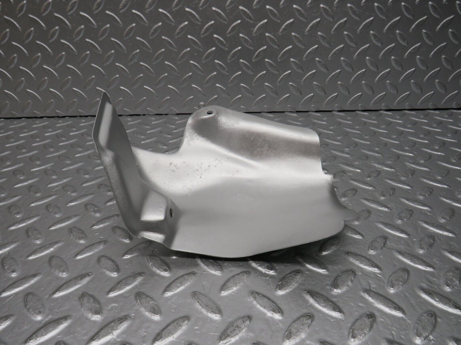 31655 Mercedes-Benz W201 190LE 1.8L Exhaust Heat Shield