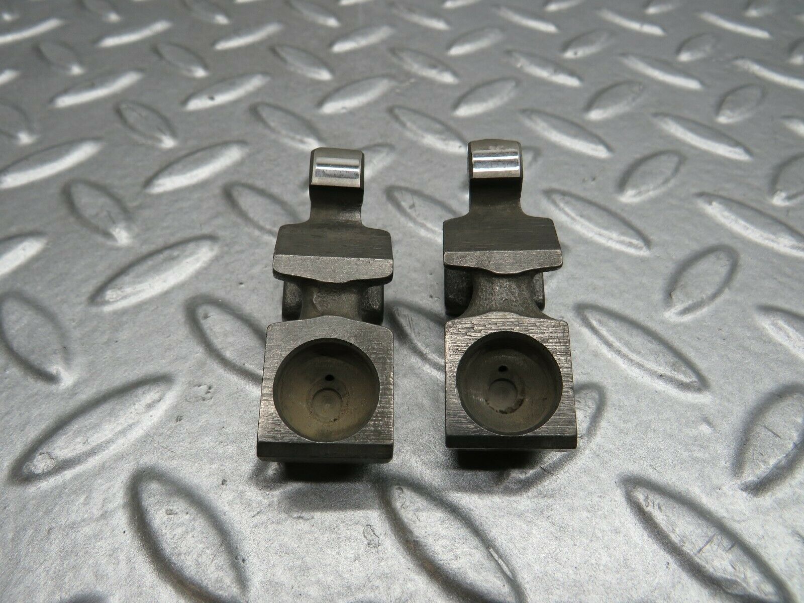 22287 Mercedes-Benz S123 280TE Wagon Valve Rocker Arm With Retaining Spring