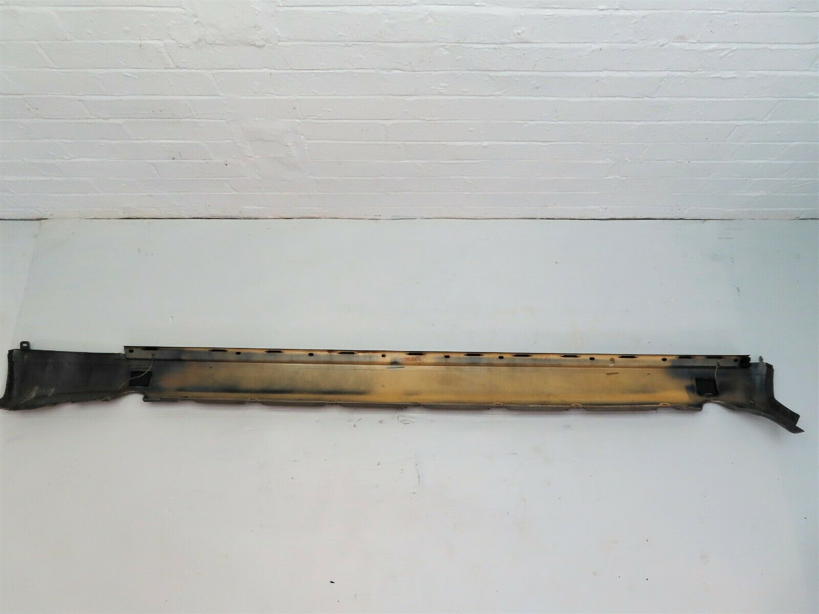 5565 Mercedes-Benz W124 230E Side Skirt Right Side 1246902440