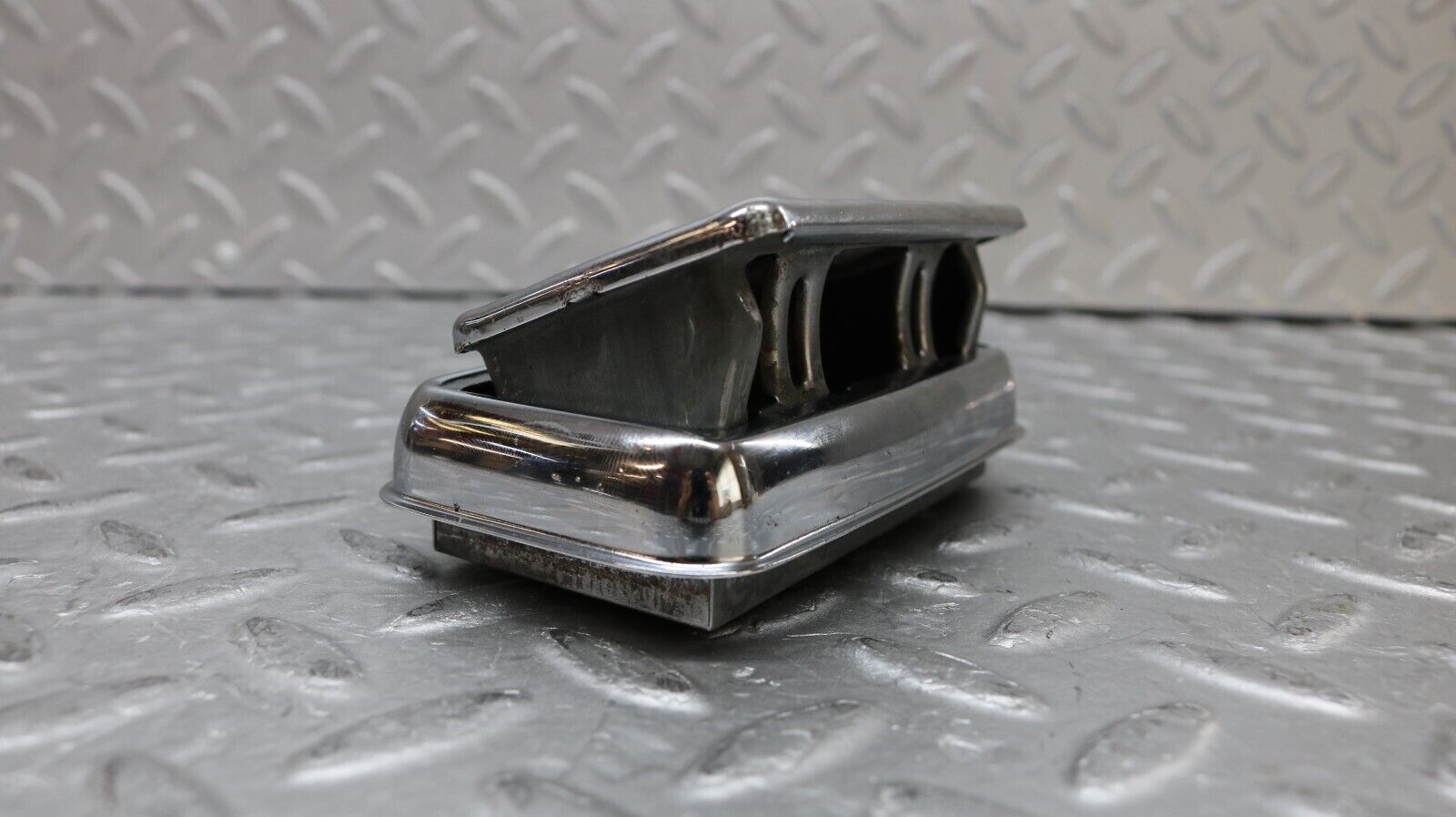 37256 Mercedes-Benz W109 300SEL Rear Door Ashtray Blue