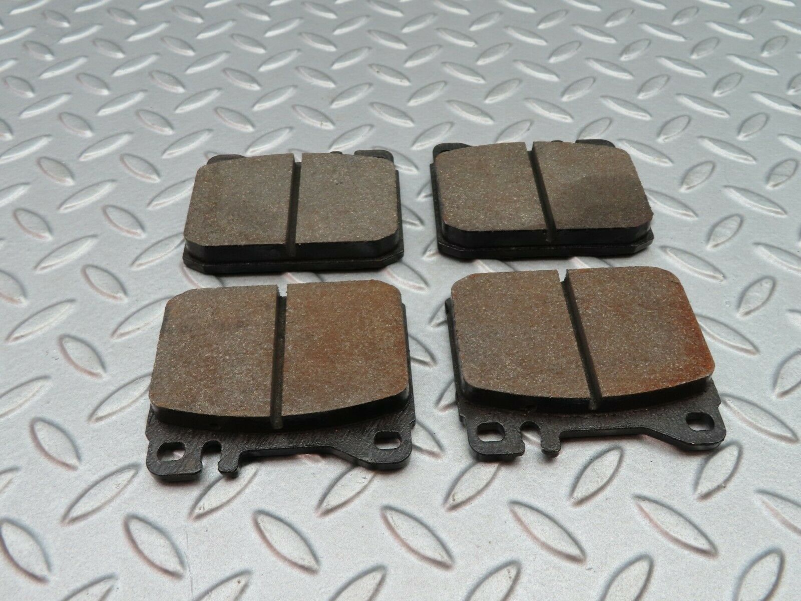 5205 Mercedes-Benz R107 350SL Coupe Front Brake Pads Uniparts GBP 0637 AF New