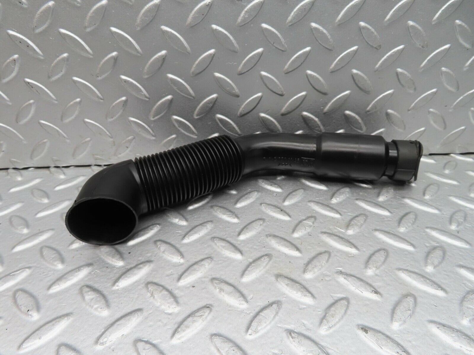 14917 Mercedes-Benz W140 S320 Water Drain Hose Left Side 1408314146
