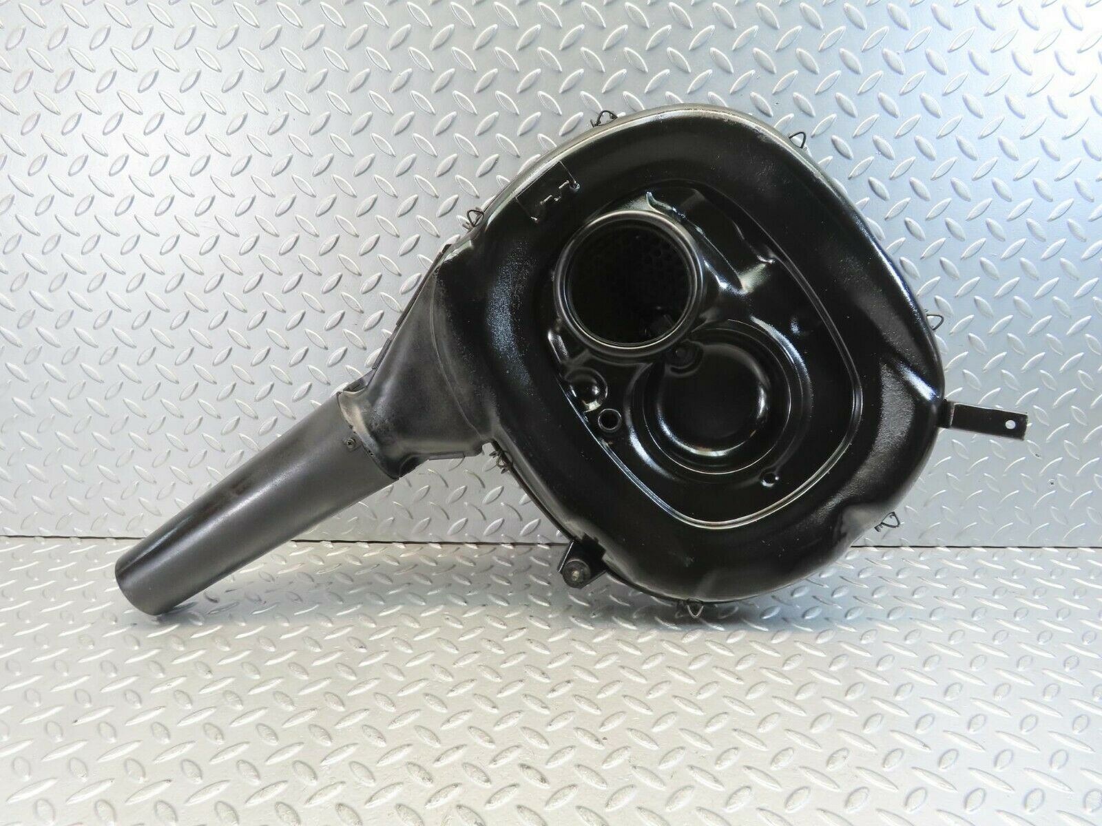 11402 Mercedes-Benz C123 230CE Coupe Air Filter Box Housing 1020900401