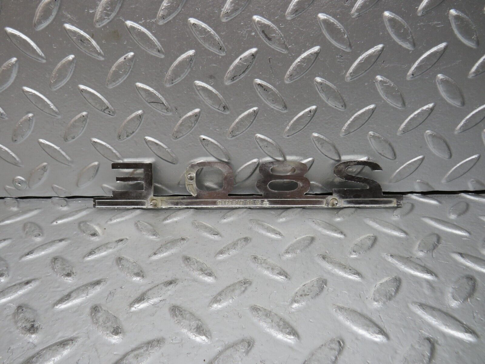 27981 Mercedes-Benz W123 280E Trunk Badge Logo Emblem 1238170815