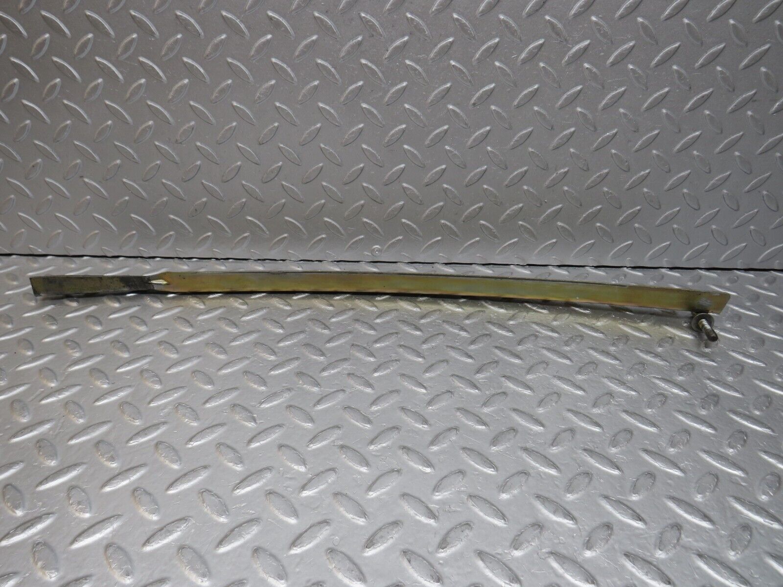 37016 Mercedes-Benz C126 420SEC Coupe Right Door Window Channel