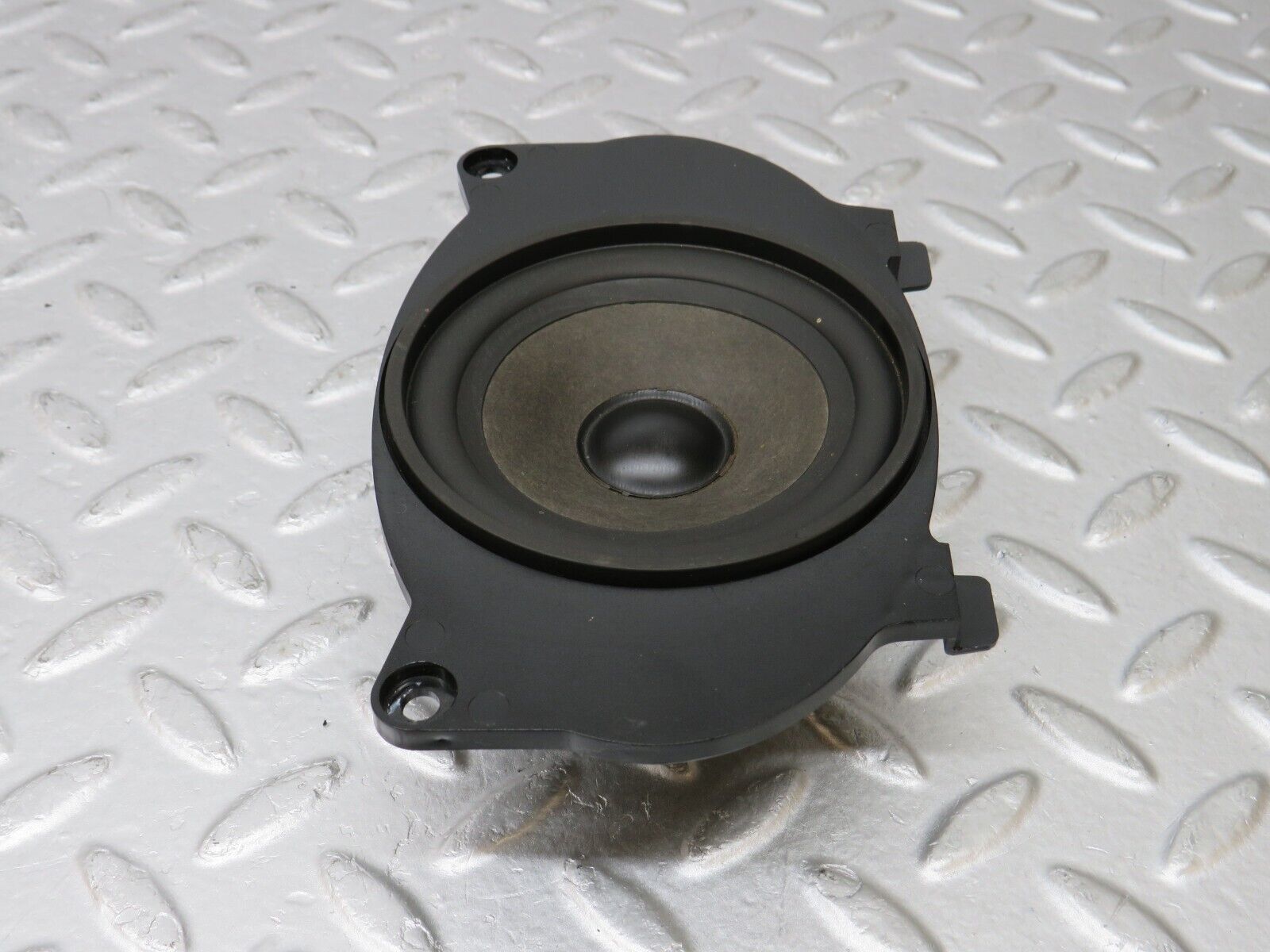 36137 Mercedes-Benz W126 420SE Front Speaker 0008205102