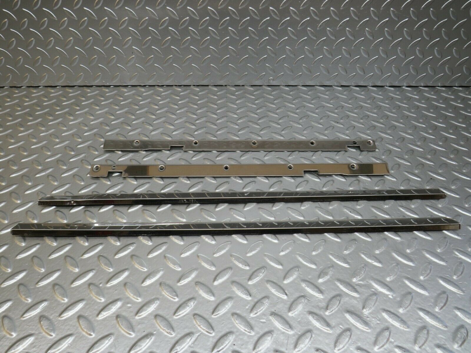24400 Mercedes-Benz S124 220TE Wagon Sunroof Chrome Trim Set