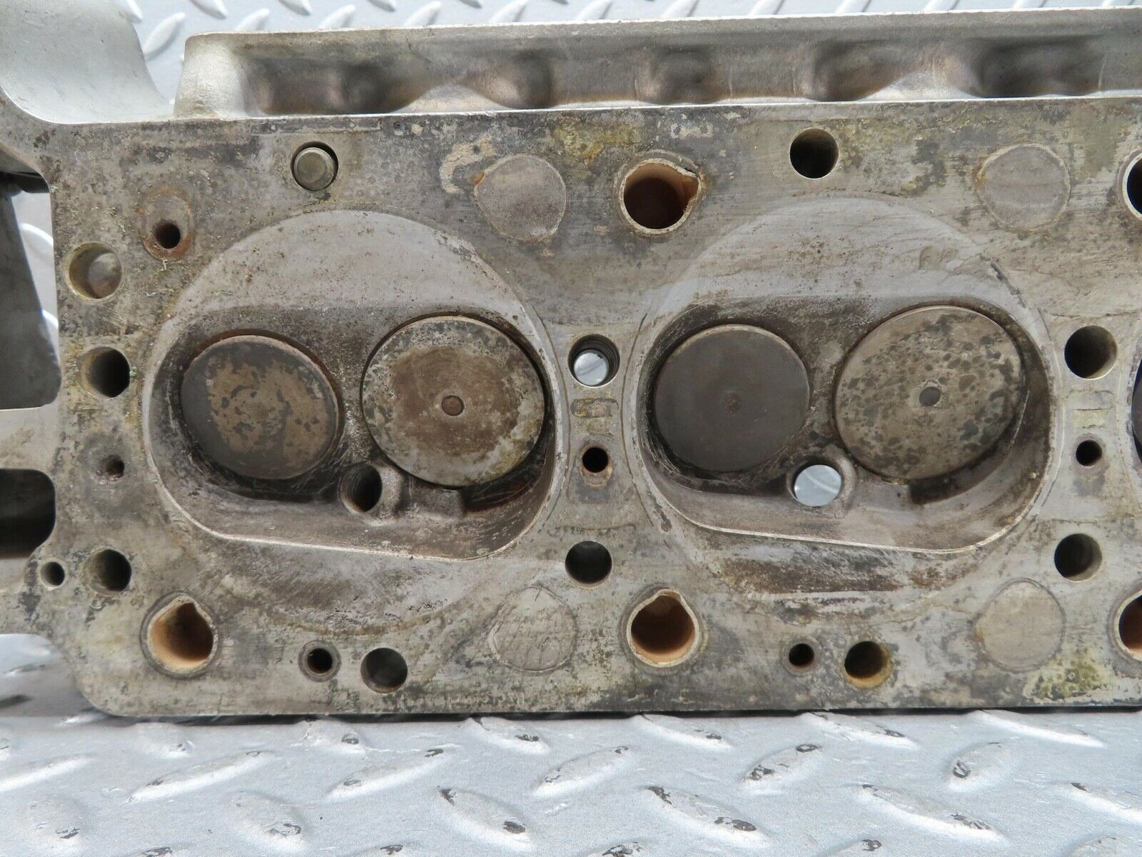 16532 Mercedes-Benz C107 350SLC Coupe Cylinder Head Right Side 1160161901