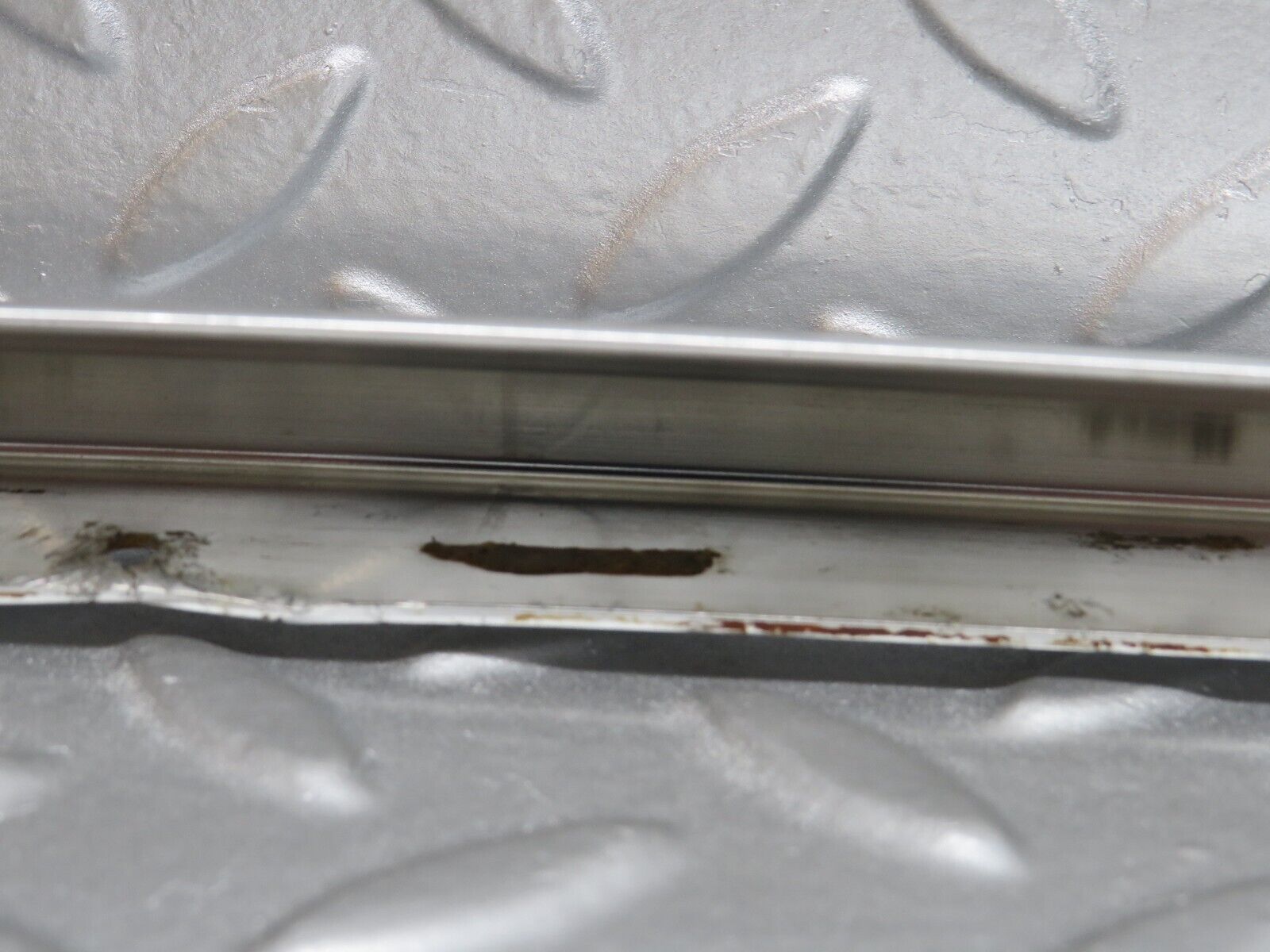 40200 Mercedes-Benz R107 Hardtop Under Windshield Chrome Trim