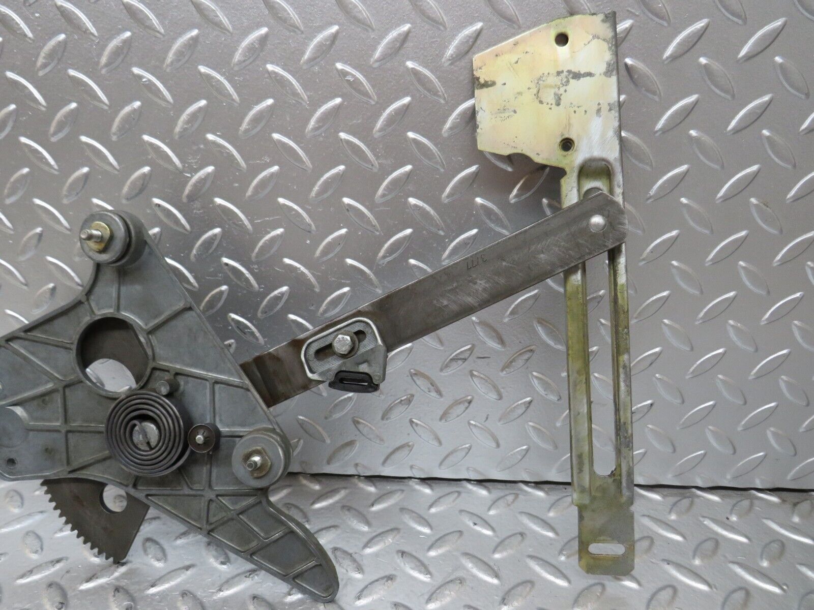 26136 Mercedes-Benz W116 450SE Rear Left Power Window Regulator 1167300346