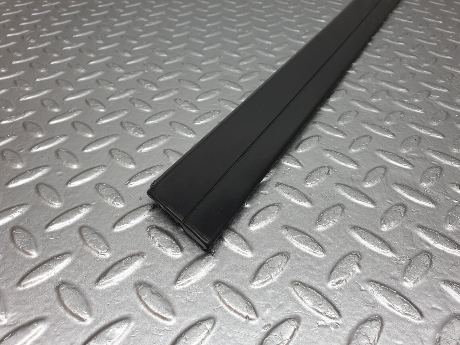 41422 Mercedes-Benz W124 200E Rear Left Door Lower Moulding Trim