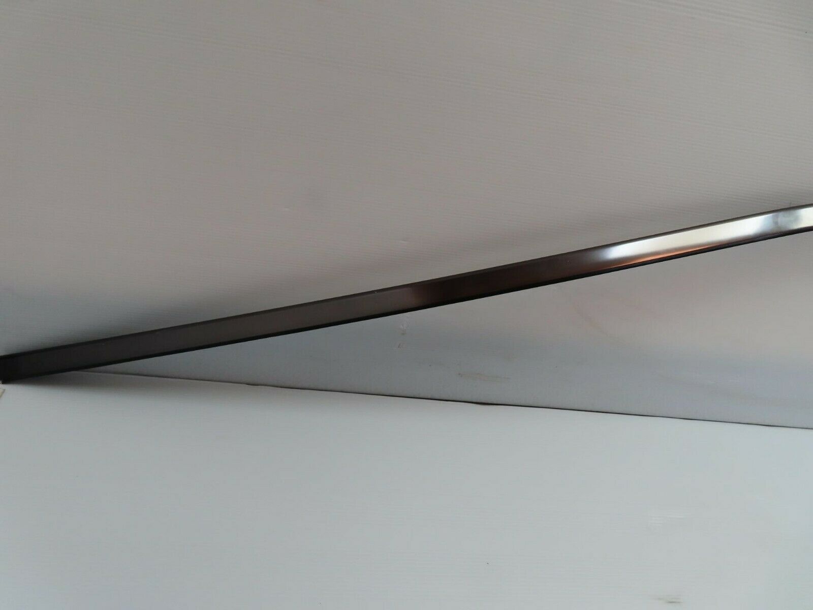 9539 Mercedes-Benz C124 300CE Coupe Roof Chrome Left Side