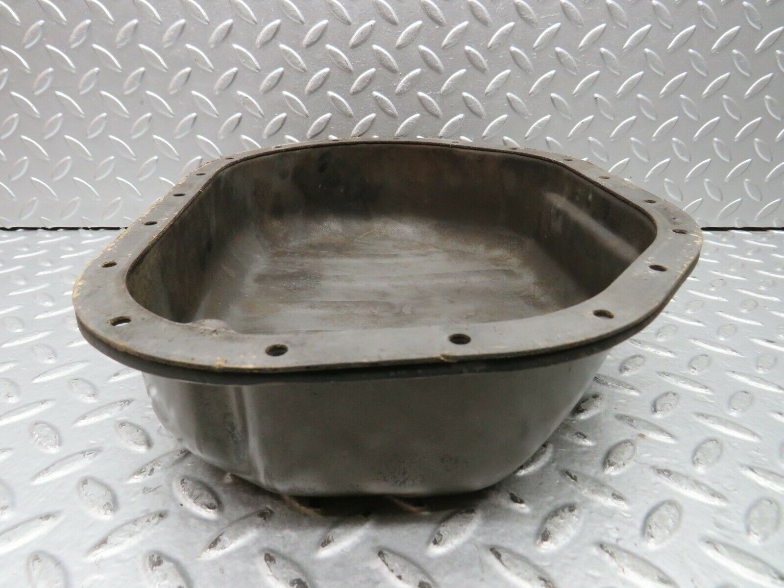 22227 Mercedes-Benz S123 280TE Wagon Oil Pan Oil Sump