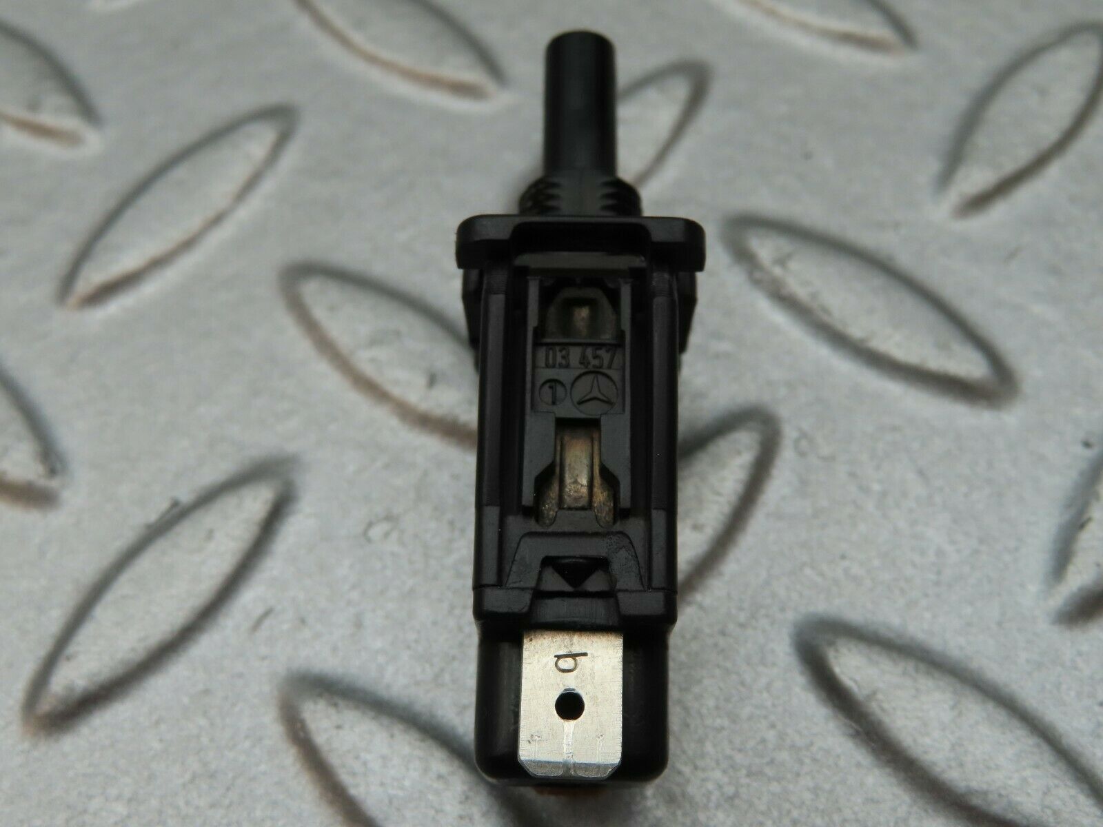 3835 Mercedes-Benz S123 200T Wagon Door Contact Switch  2018201110