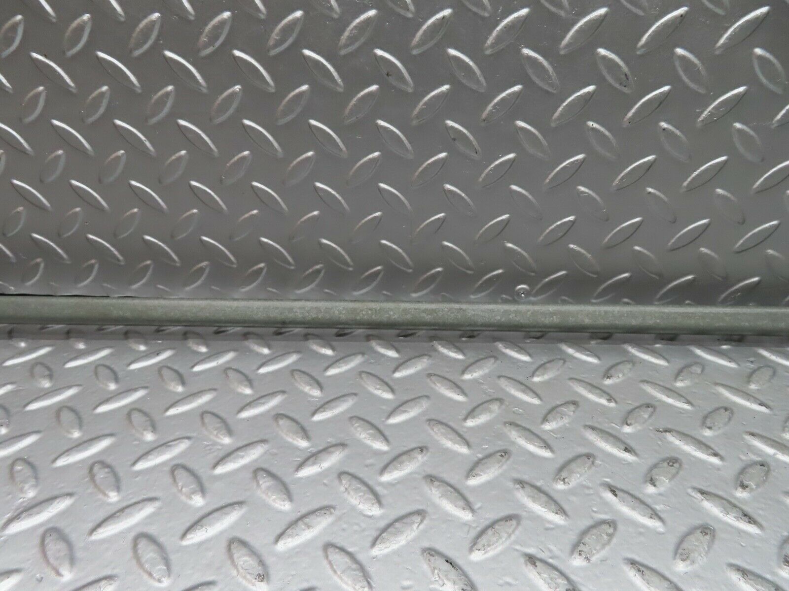 21000 Mercedes-Benz W114 250CE Coupe Windscreen Wiper Linkage