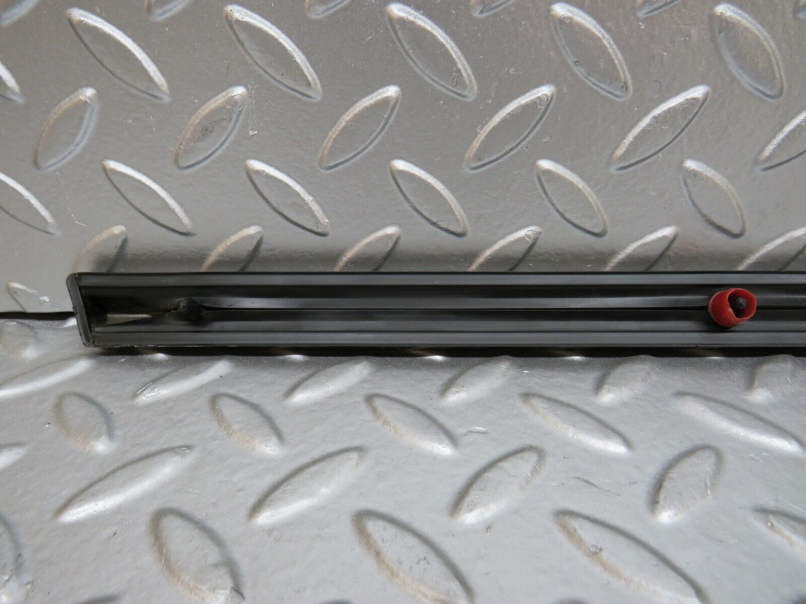 27893 Mercedes-Benz W123 280E Rear Left Door Centre Moulding Trim