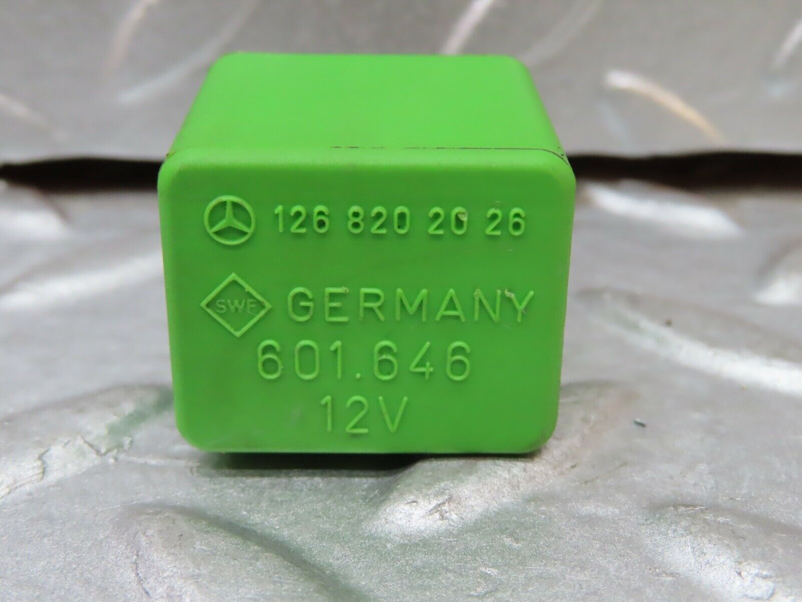 20040 Mercedes-Benz R129 300SL Coupe Headlight Wiper Relay 1268202026