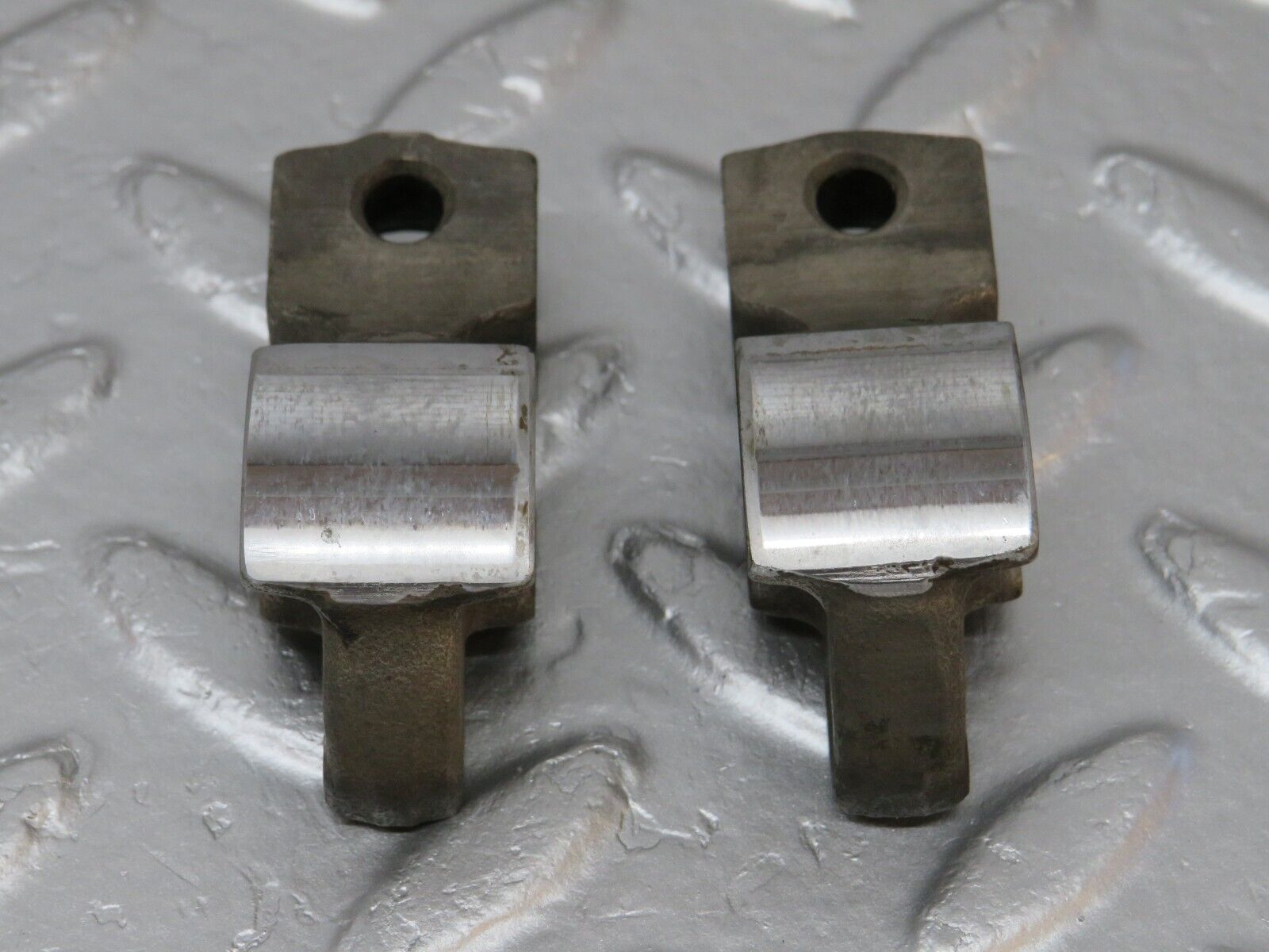 40045 Mercedes-Benz R107 350SL Rocker Arm With Valve Tappet