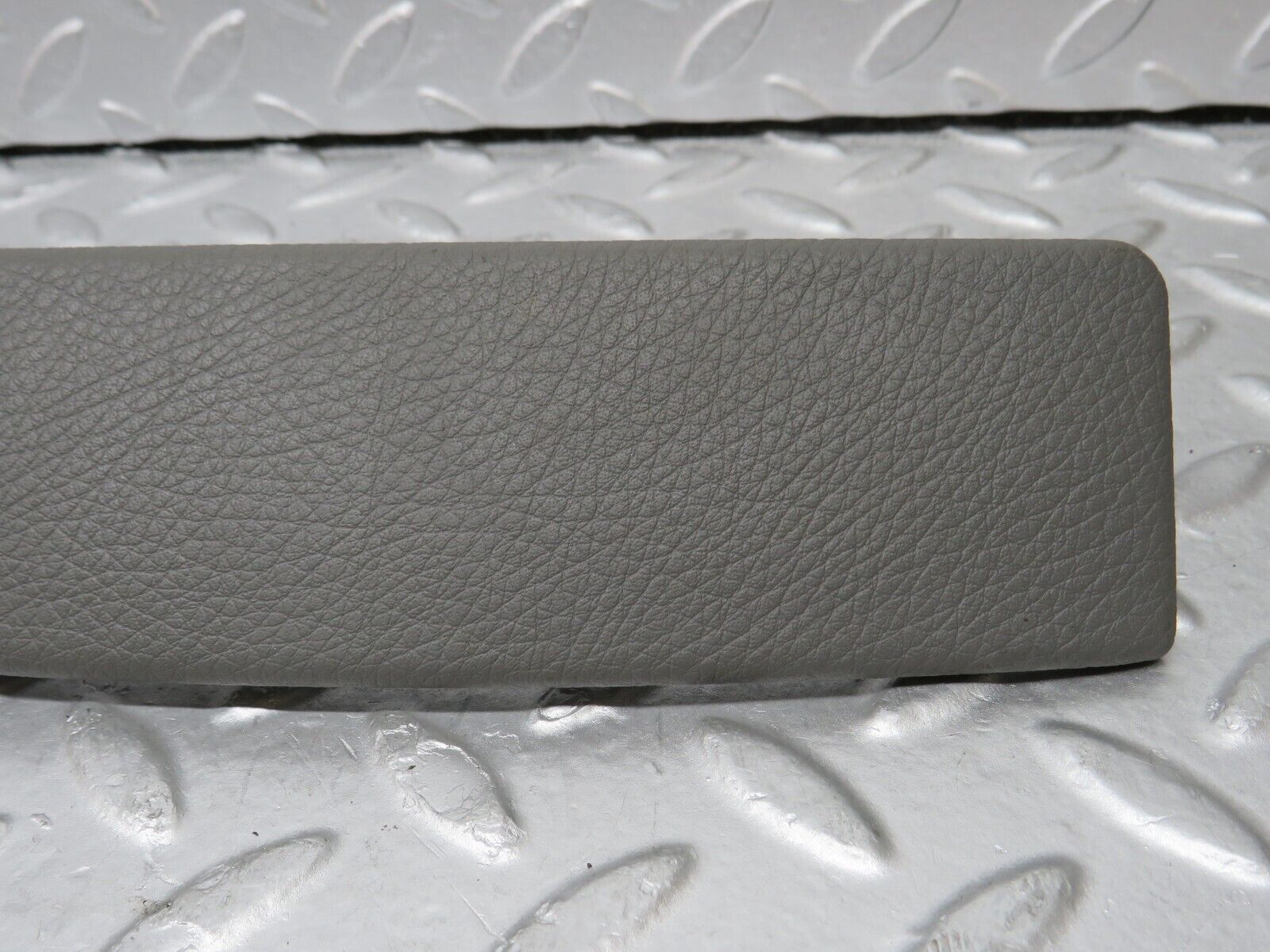 35159 Mercedes-Benz W221 CD Player Lower Cover Panel 2216800578