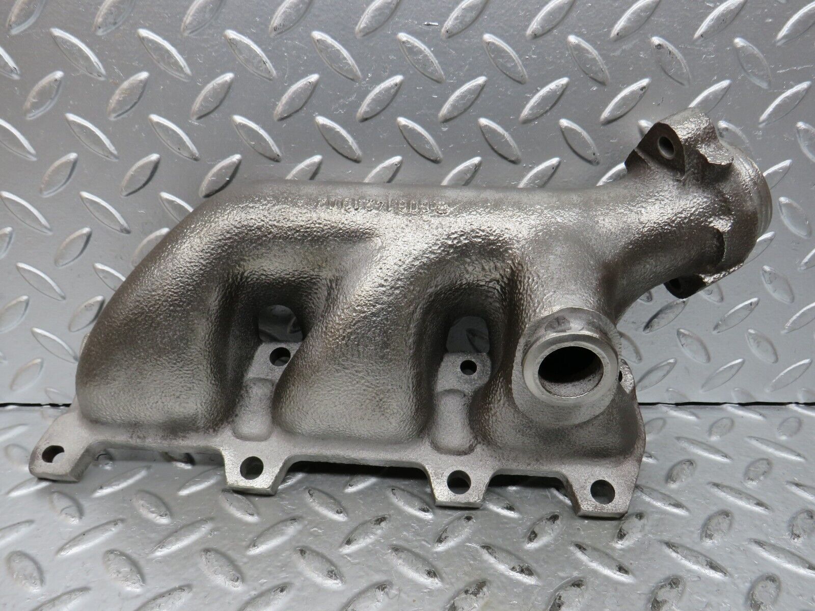 27679 Mercedes-Benz S124 300TE Wagon Exhaust Manifold Cylinder 1-3 6061421002