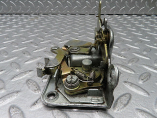20300 Mercedes-Benz W114 280CE Coupe Right Door Lock Mechanism