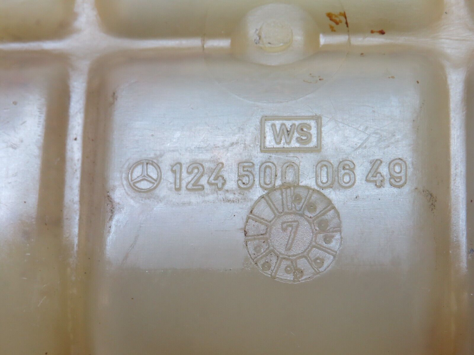 34104 Mercedes-Benz W124 260E Coolant Tank Reservoir 1245000649 1235010215