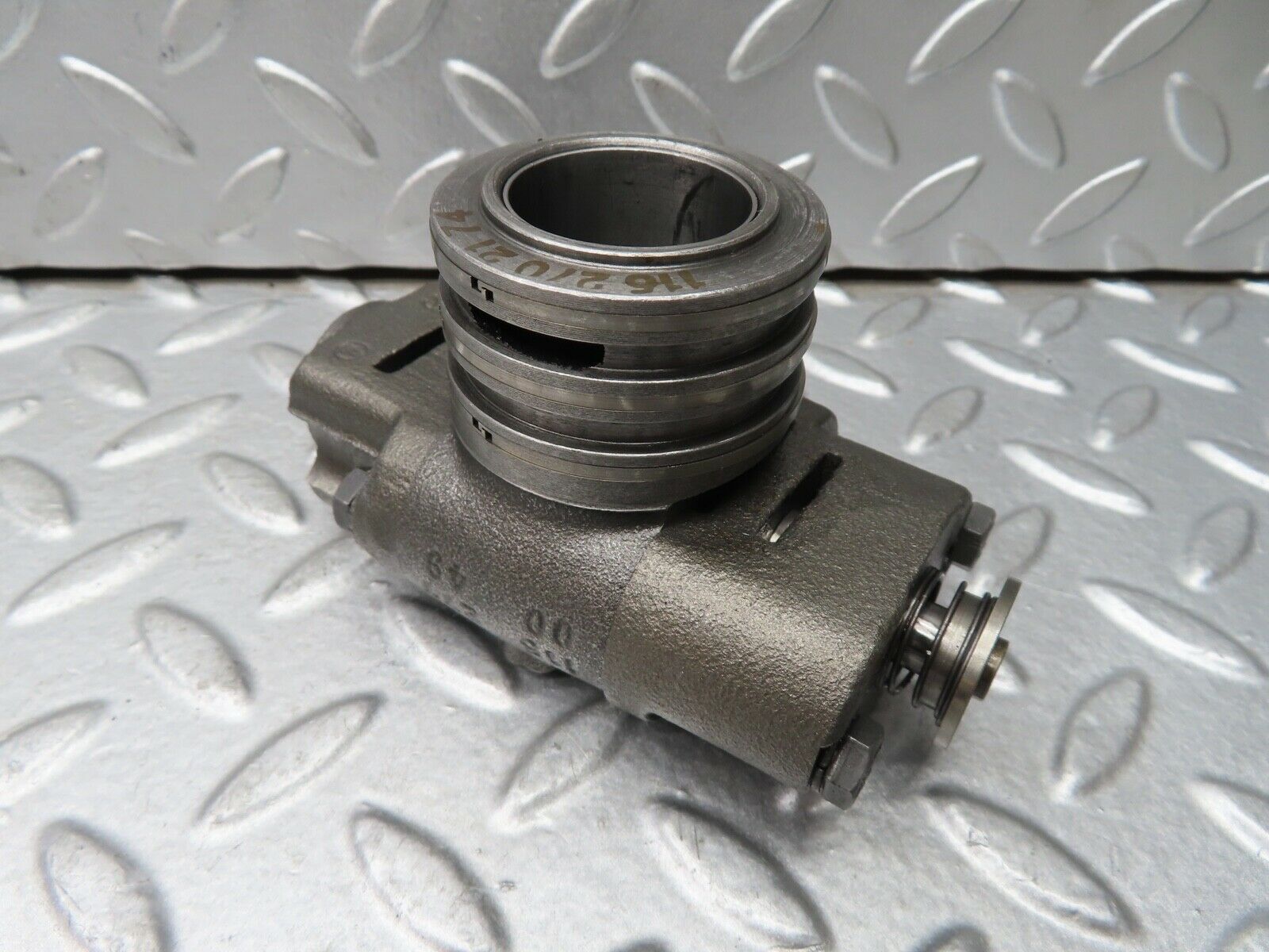 19768 Mercedes-Benz W123 722.122 Automatic Gearbox Governor 1152702174