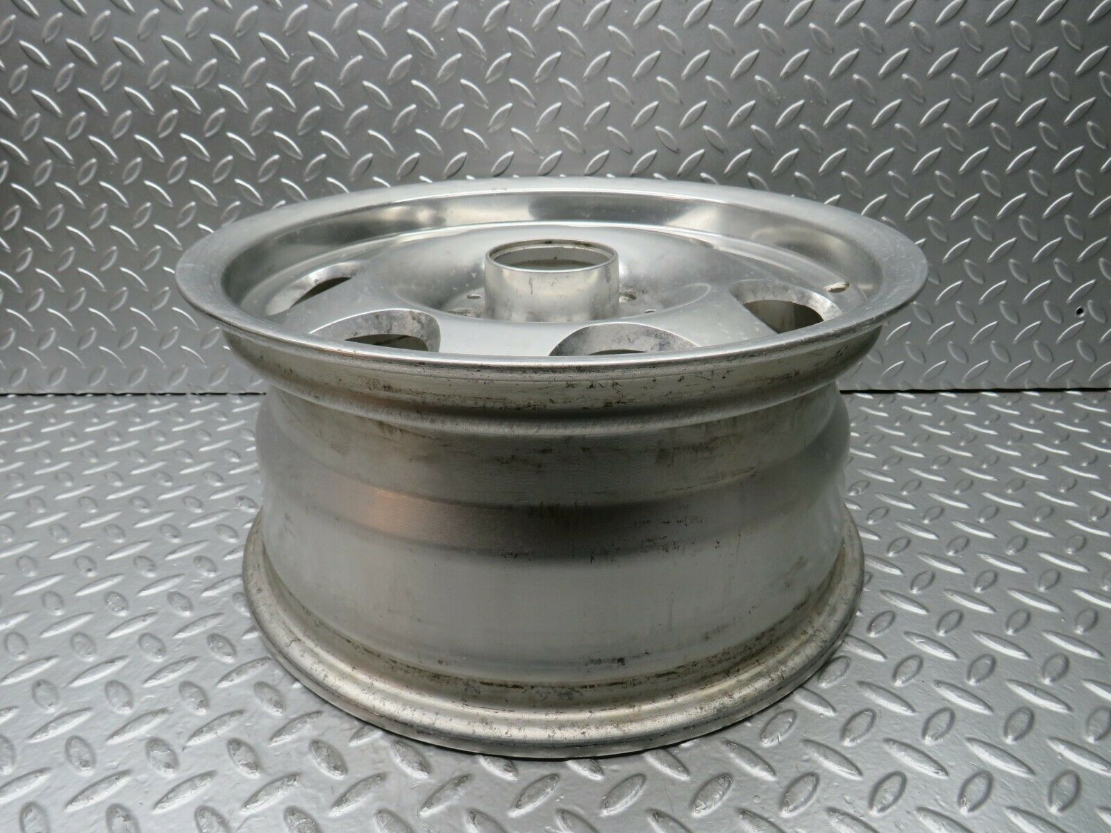 22843 Mercedes-Benz S123 280TE Alloy Wheel 7Jx15H2 ET37 1704010002