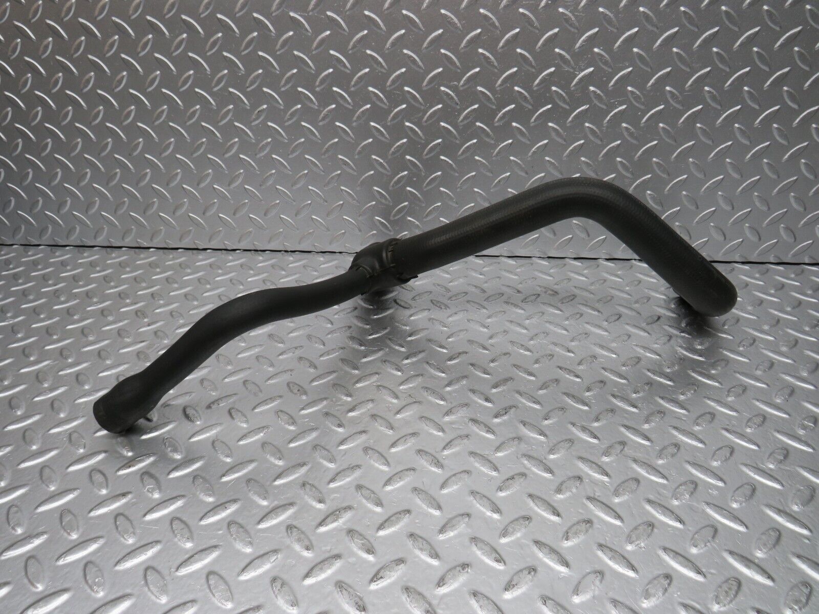 30855 Mercedes-Benz W201 190E 2.0L Radiator Hose 2015014082