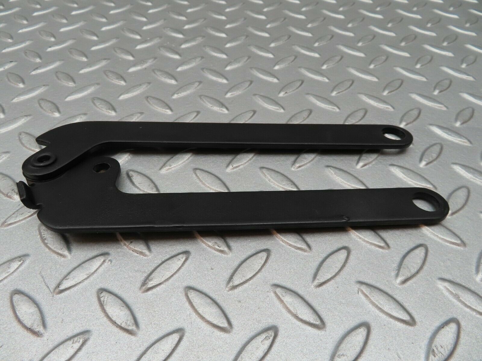 3622 Mercedes-Benz W115 220D Left Bonnet Hinge