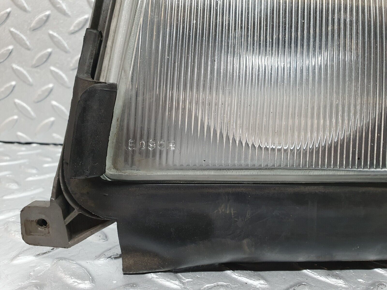 41433 Mercedes-Benz W124 200E Headlight Left Side Bosch 1305621038 1305235093