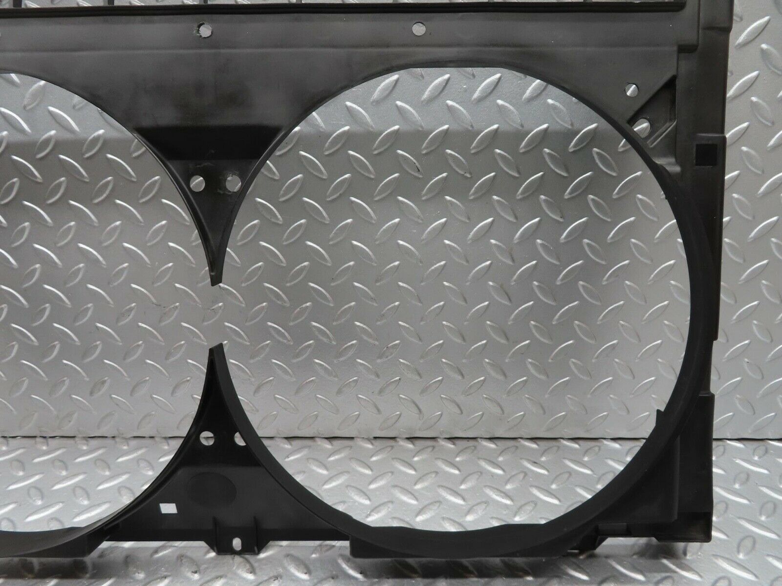 15153 Mercedes-Benz W140 S320 Radiator Fan Frame 1405051755