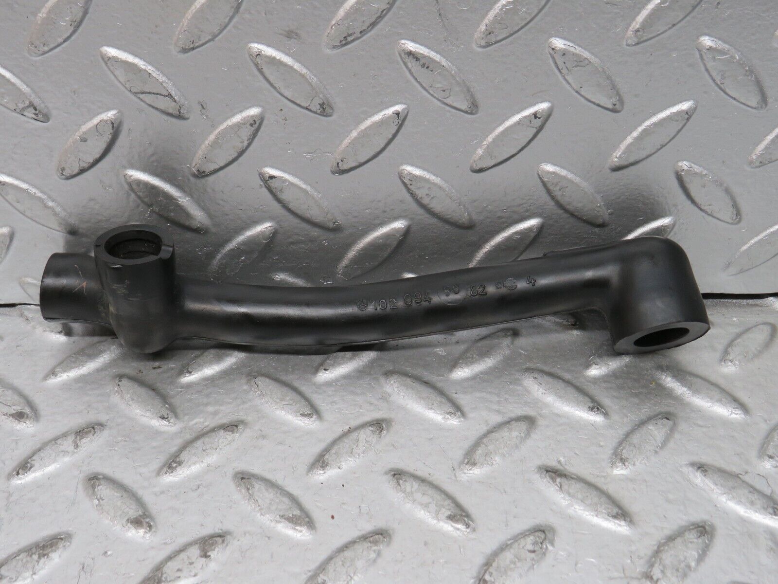 28845 Mercedes-Benz W123 230E Air Intake Pipe 1020945882
