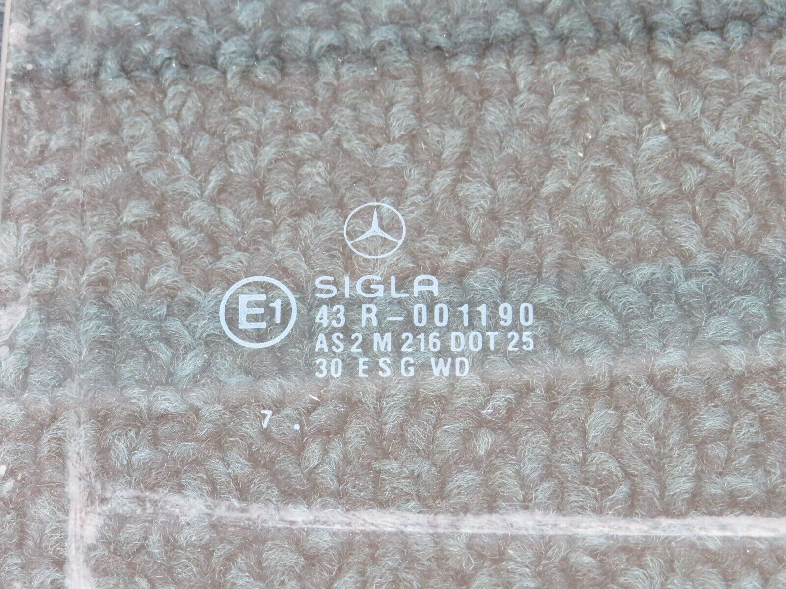33831 Mercedes-Benz W201 190E 2.0L Rear Right Door Window Glass