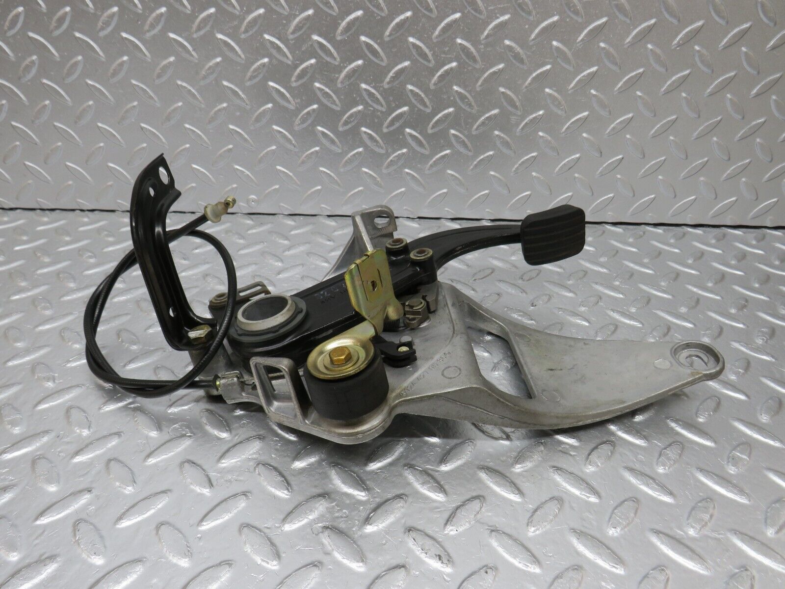 34097 Mercedes-Benz W124 260E Parking Brake Pedal 1244270801 1244270536