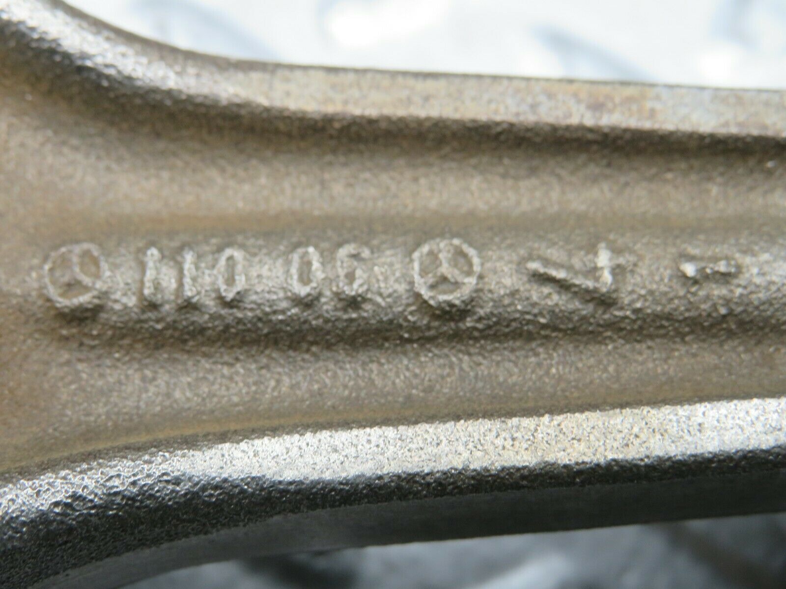 22205 Mercedes-Benz S123 280TE Piston With Connecting Rod 85.975 mm