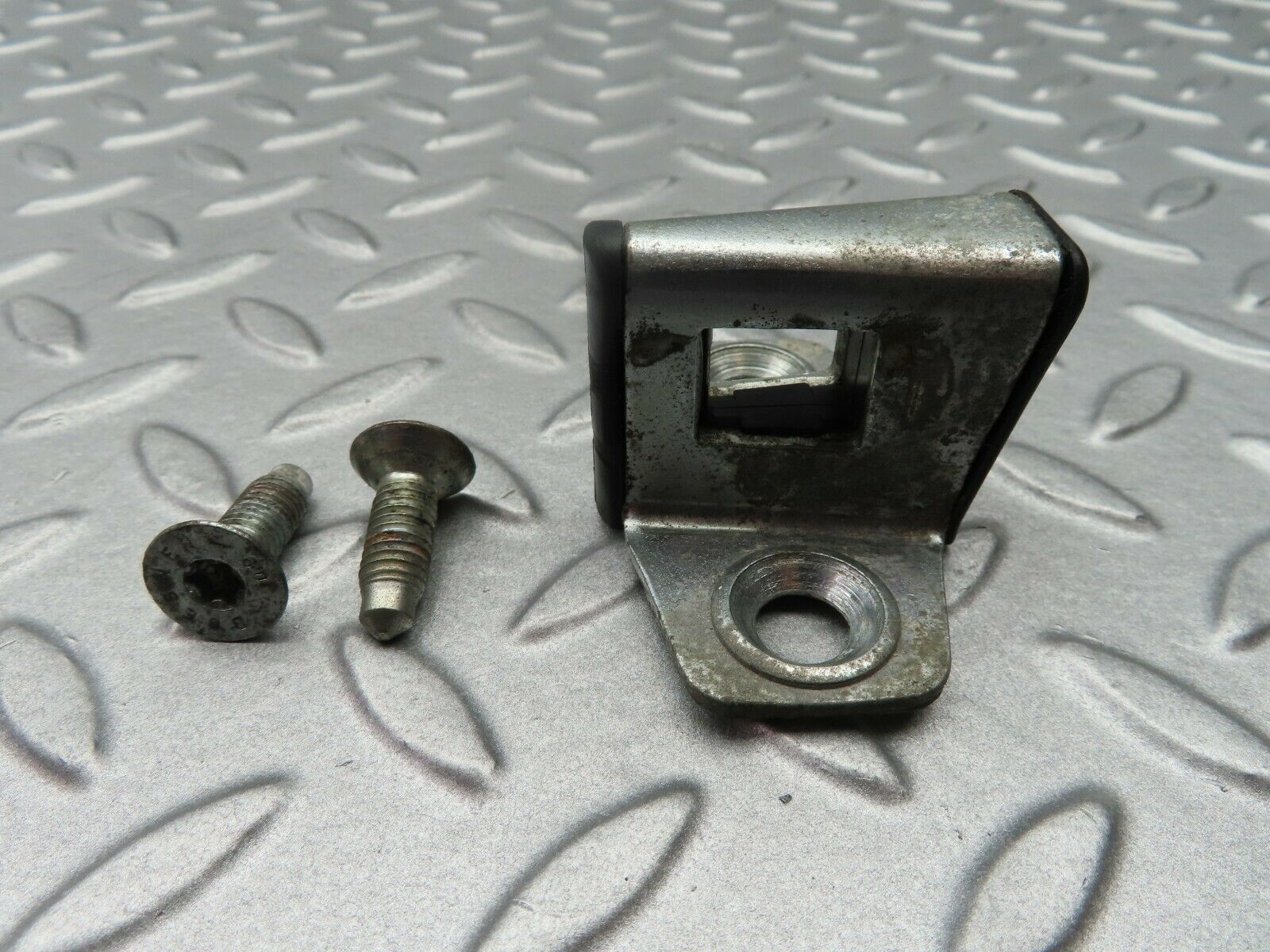 5369 Mercedes-Benz W124 230E Door Lock Latch